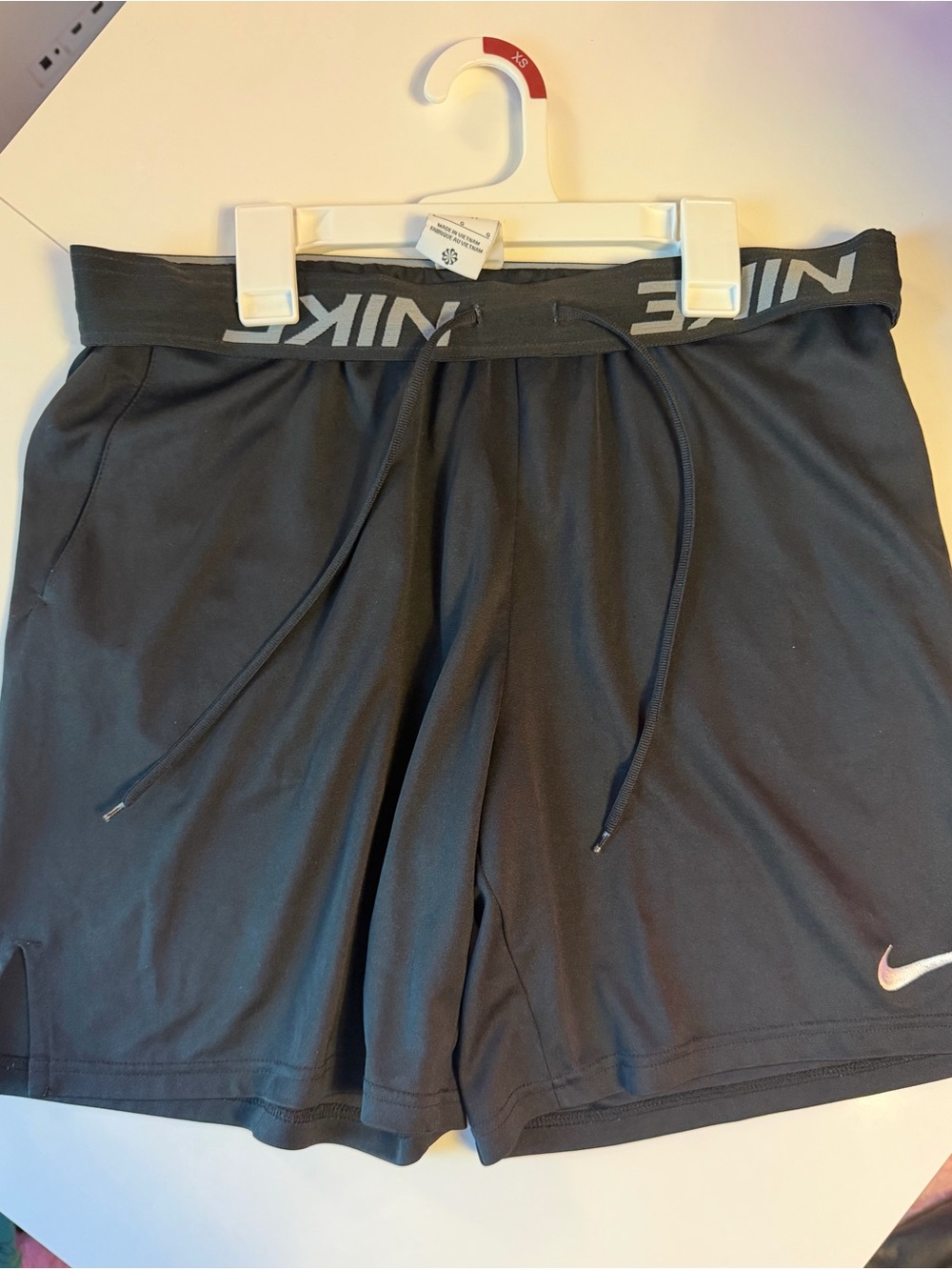 Nike Dri-FIT Men’s Large Black Athletic Shorts Logo Waistband